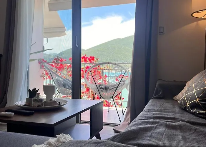 Ponti Bay Apartments